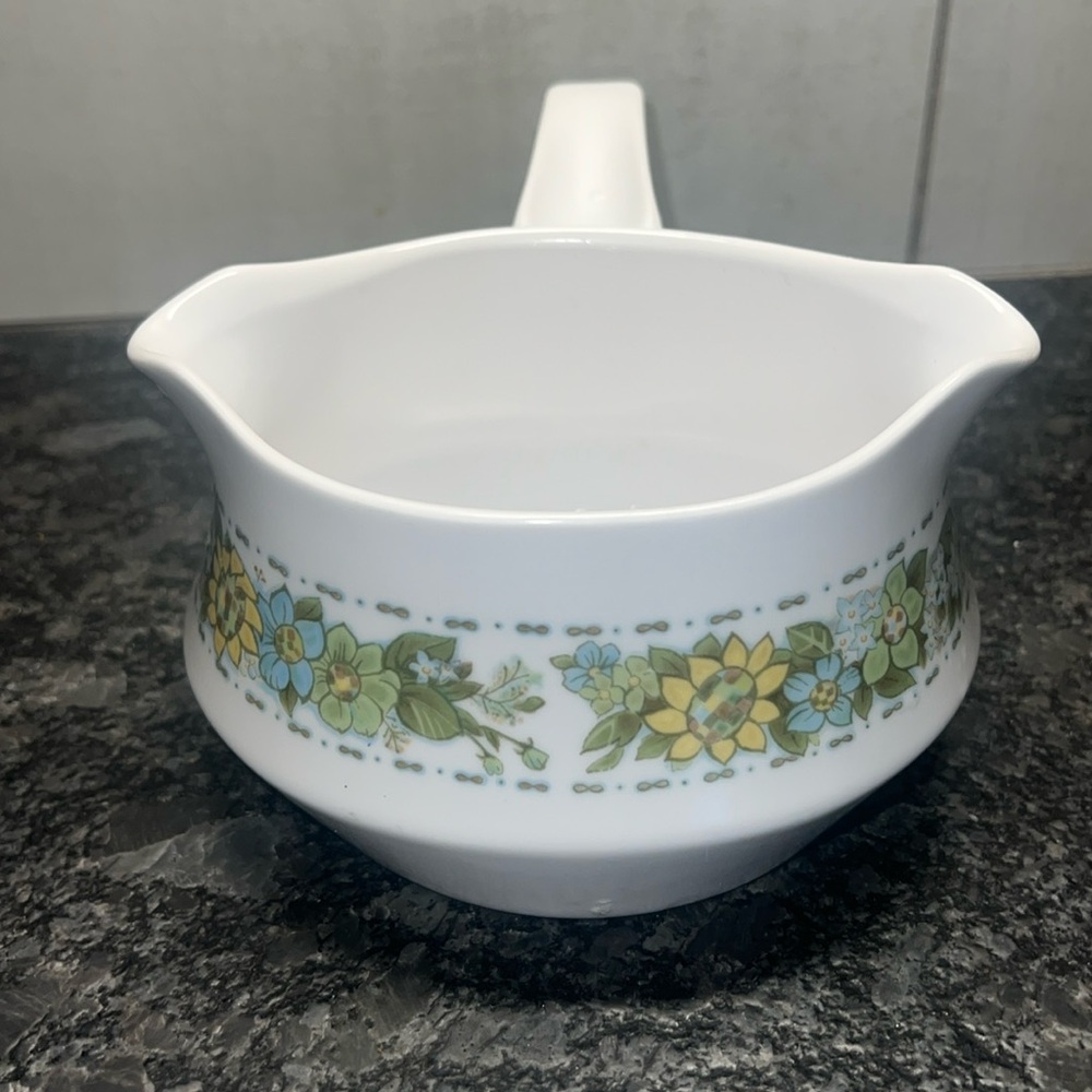 Noritake gravy boat with handle. Springfield pattern. Measures 5.5 at wi…